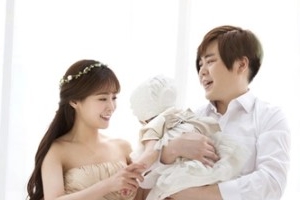 문희준♥소율, 가족사진 최초 공개 ‘사랑스러운 눈웃음’