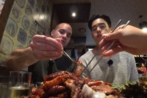 ‘어서와 한국은 처음이지?’ 족발 맛본 스페인 친구들 반응은?