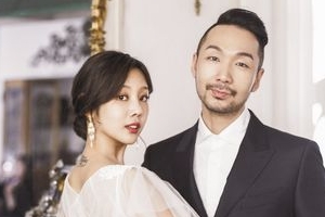 손성아 결혼, DJ다큐와 1년 열애 끝 부부 ‘다정한 웨딩화보’