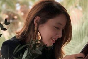 이민정, 변함 없는 인형 외모 ‘제주 빛내는 미소’