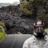 [포토] ‘하와이 화산폭발’ 방독면 쓴 사람 뒤로 덮쳐오는 용암
