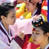 [서울포토] 성년의 날, 전통 의상 입고 치르는 특별한 성년식