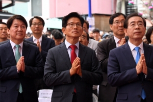 [서울포토] ‘동상일몽’ 서울시장 후보들, 부처님 오신날 봉축법요식 참석