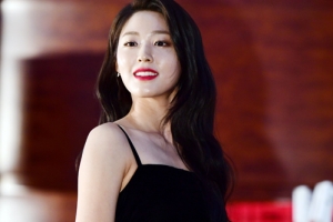 [포토] 설현이 백상서 입은 드레스 가격이…