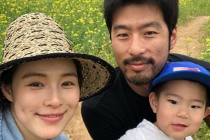 ‘임신 8개월차’ 애프터스쿨 가희, 훈남 남편+아들 노아와 나들이