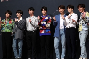 방탄소년단 3집, 한국가수 최초 빌보드 1위