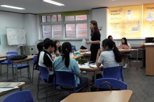 강남 “학교로 취업 컨설팅 하러 갑니다”
