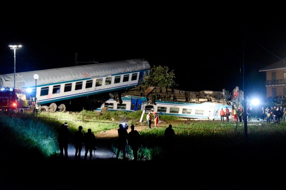 이탈리아서 열차 탈선 20여명 사상 