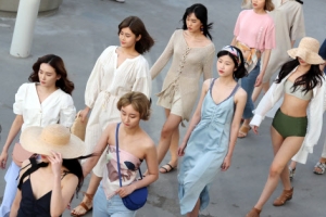 [포토] ‘거리에 바캉스 패션’ 올여름 트렌드는?