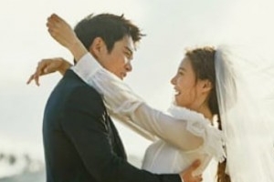 차예련♥주상욱, 결혼 1주년 기념 웨딩화보 공개 ‘달달한 눈빛’