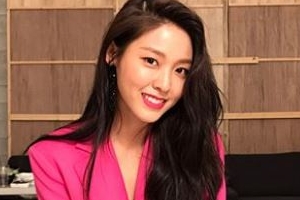 그룹 AOA 컴백 D-1, 설현 더 예뻐진 근황 ‘강렬한 핫핑크’