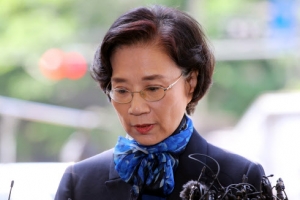 “이명희, 가발 흐트러질 정도로 임원 뺨 때려”