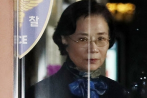 ‘갑질 폭행’ 전면 부인한 이명희, 이틀만에 또 경찰 출석