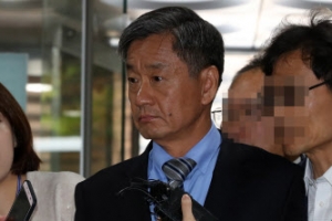 ‘불법사찰’ 이종명 전 국정원 차장 영장 기각…검찰 수사 차질