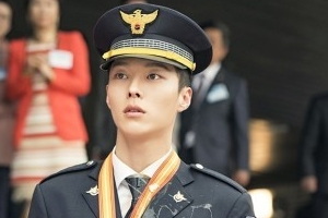 ‘이리와 안아줘’ 장기용, 경찰대 졸업식서 계란 범벅 ‘무슨 일?’