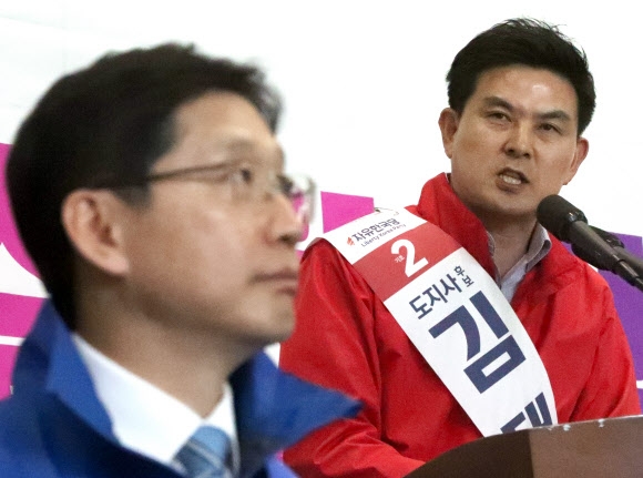 김경수와 김태호 후보
