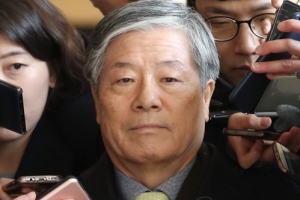 ‘MB 특활비 상납’ 김성호 전 국정원장측 “돈 준 적 없다”