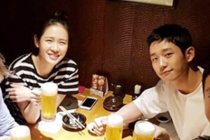 손예진♥정해인, 일본 삿포로에서 포착...‘술 잘 사주는 예쁜 누나?’