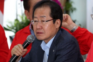 홍준표 “문 대통령 80% 지지율 여론조사는 전부 거짓말”