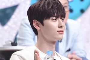 ‘복면가왕’ 황민현 라이관린, 복면 가수와 즉흥 무대 ‘나야나 2배속 댄스’