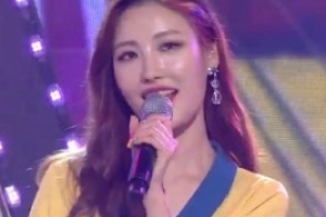 뷰티 유튜버 이사배 ‘뮤직뱅크’서 가수 데뷔 무대 “메이크업은 직접”