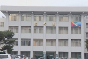 지하철 문에 끼어 다친 사고… “출입문 오작동” vs “무리한 탑승”