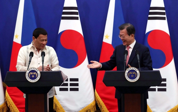 문 대통령, 필리핀 두테르테대통령과 공동언론발표