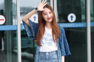 [포토] 선미, 공항 출국길 ‘미모 폭발’