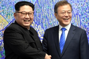 청와대 “가을 평양 남북정상회담 추진 중”