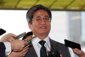 김명수 대법원장 “재판 거래, 사법부가 자체적으로 해결”