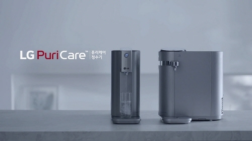 LG전자가 매년 직수관을 무상 교체해주는 ‘LG 퓨리케어 직수형 정수기’의 신규 TV 광고를 공개해 주목을 받고 있다.
