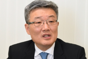 “檢수사 부작용 커 신중해야” vs “사법농단 의혹 수사로 규명”