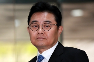 [포토] ‘수억원대 금품수수 혐의’ 전병헌 전 정무수석 첫 공판 출석