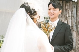 허지원 결혼, 7년 열애 끝 결실..소탈한 웨딩사진 공개