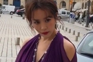 [포토] ‘파격의 섹시’ 한지민, 파리서도 여신 미모