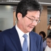 [서울포토] 착잡한 표정의 유승민 ‘대표직 사퇴’