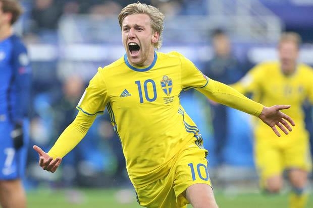 러시아월드컵에 출전하는 스웨덴의 공격수 에밀 포르스베리가 골을 넣은 뒤 포효하고 있다. 한국은 오는 18일 니즈니노브고로드 스타디움에서 열리는 F조 1차전에서 스웨덴과 맞붙는다.  서울신문 DB