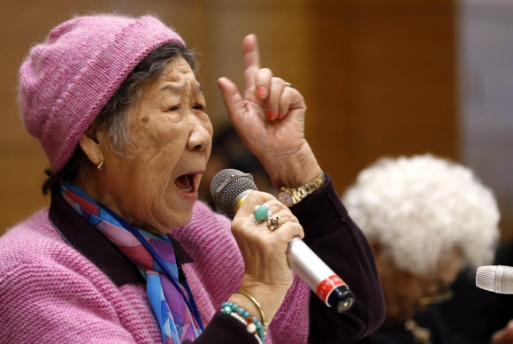 일본군 위안부 피해자 강일출 할머니. AP 연합뉴스
