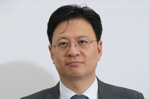 장진영 “낙선 후보들 빚더미…안철수 딸 보러 미국 갈 때인가”