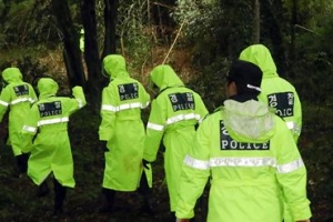 [영상]실종 ‘강진 여고생’ 가족, 초인종 누르자 용의자 줄행랑