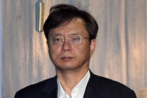 [서울포토] 헝클어진 머리로 법정 향하는 우병우