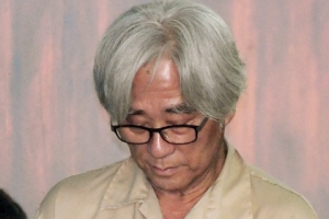 [서울포토] ‘상습 강제추행 혐의’ 이윤택, 첫 공판 출석