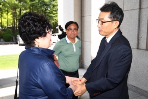 “옛 근로기준법의 1주일엔 휴일 포함 안 돼”