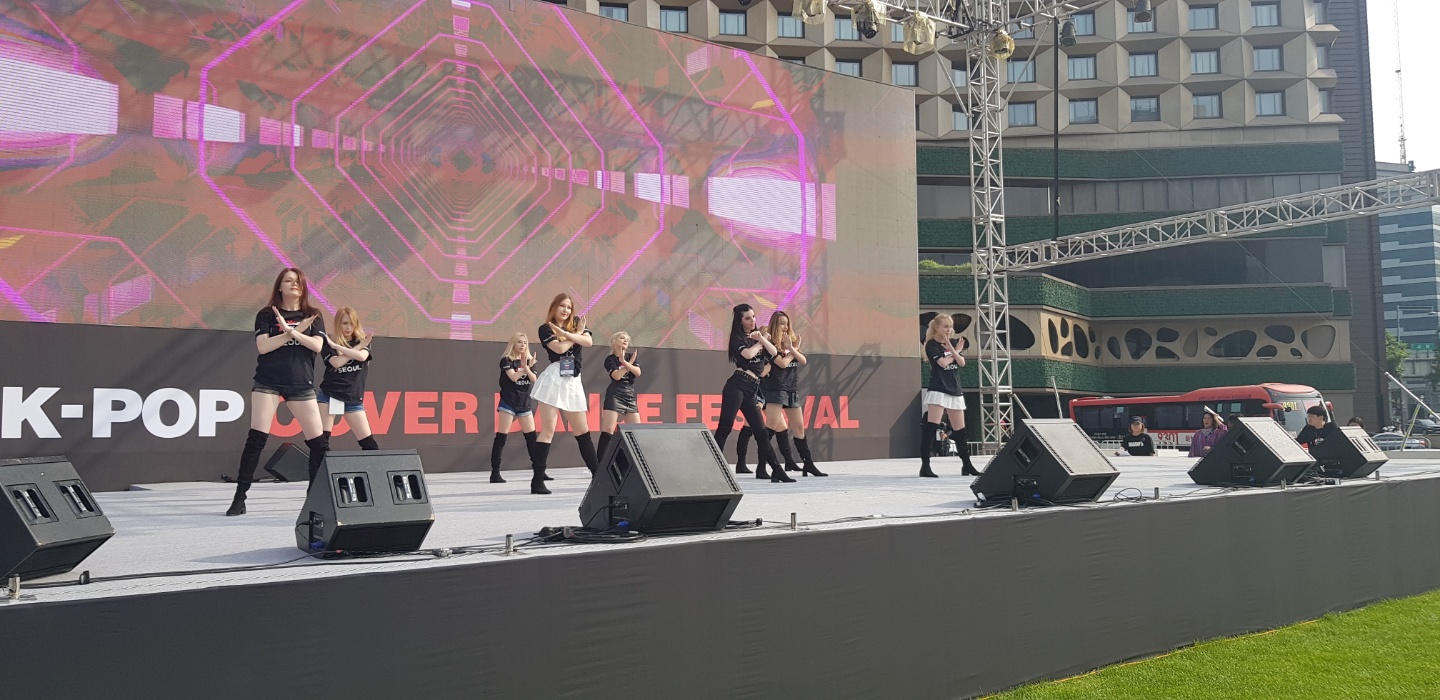 ‘2018 K팝 커버댄스 페스티벌’ 결선이 23일 오후 6시에 서울광장에서 진행된다.