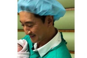 신현준 둘째 득남 소감 “여보 고마워...사랑 나누며 감사히 살겠다”