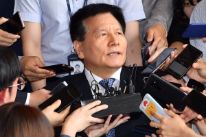 ‘노조 분열공작’ MB 고용장관 조사