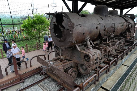 한국전쟁 때 파괴된 경의선 열차