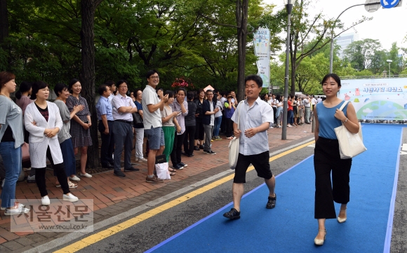 [포토인사이트] 시원한 차림, 건강한 지구