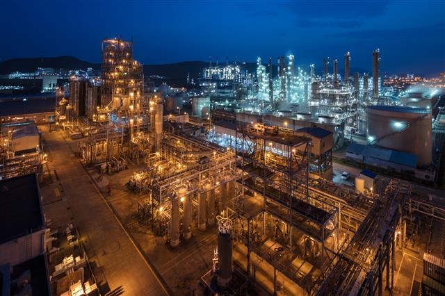 대림산업의 전남 여수 석유화학 단지 고밀도 폴리에틸렌 공장 모습. 대림산업 제공