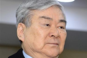 딸·아내 이어… 포토라인 서는 조양호 한진 회장